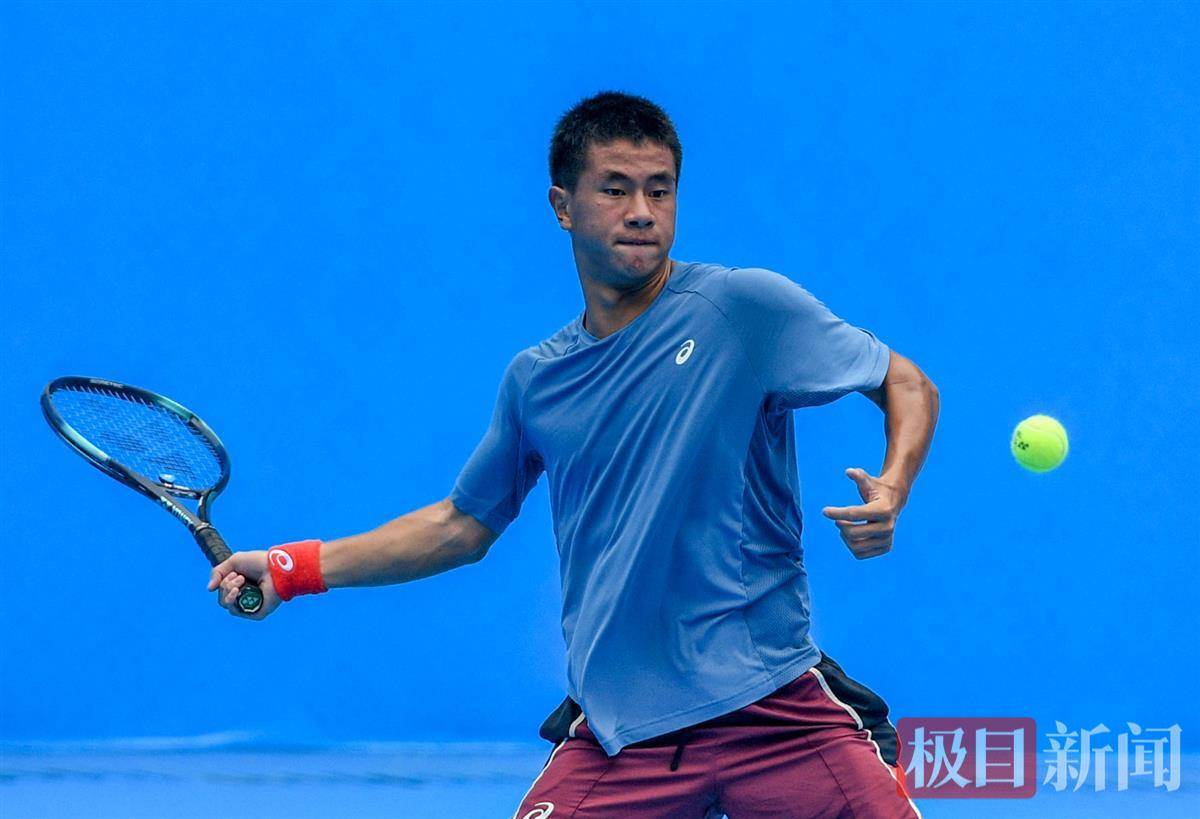 对年轻球员 对年轻球员