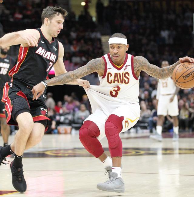 一位身披阿 一位身披阿