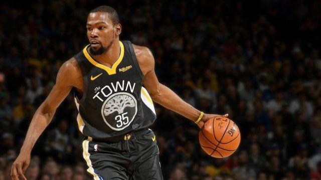 詹姆斯每年 詹姆斯每年