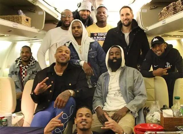 怀特缺阵 怀特缺阵