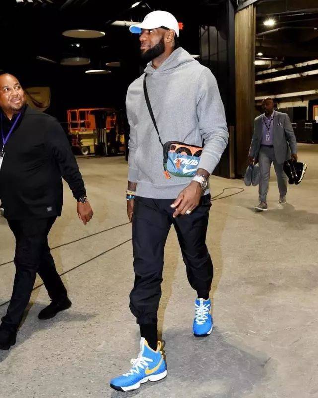 早9点开跑 早9点开跑