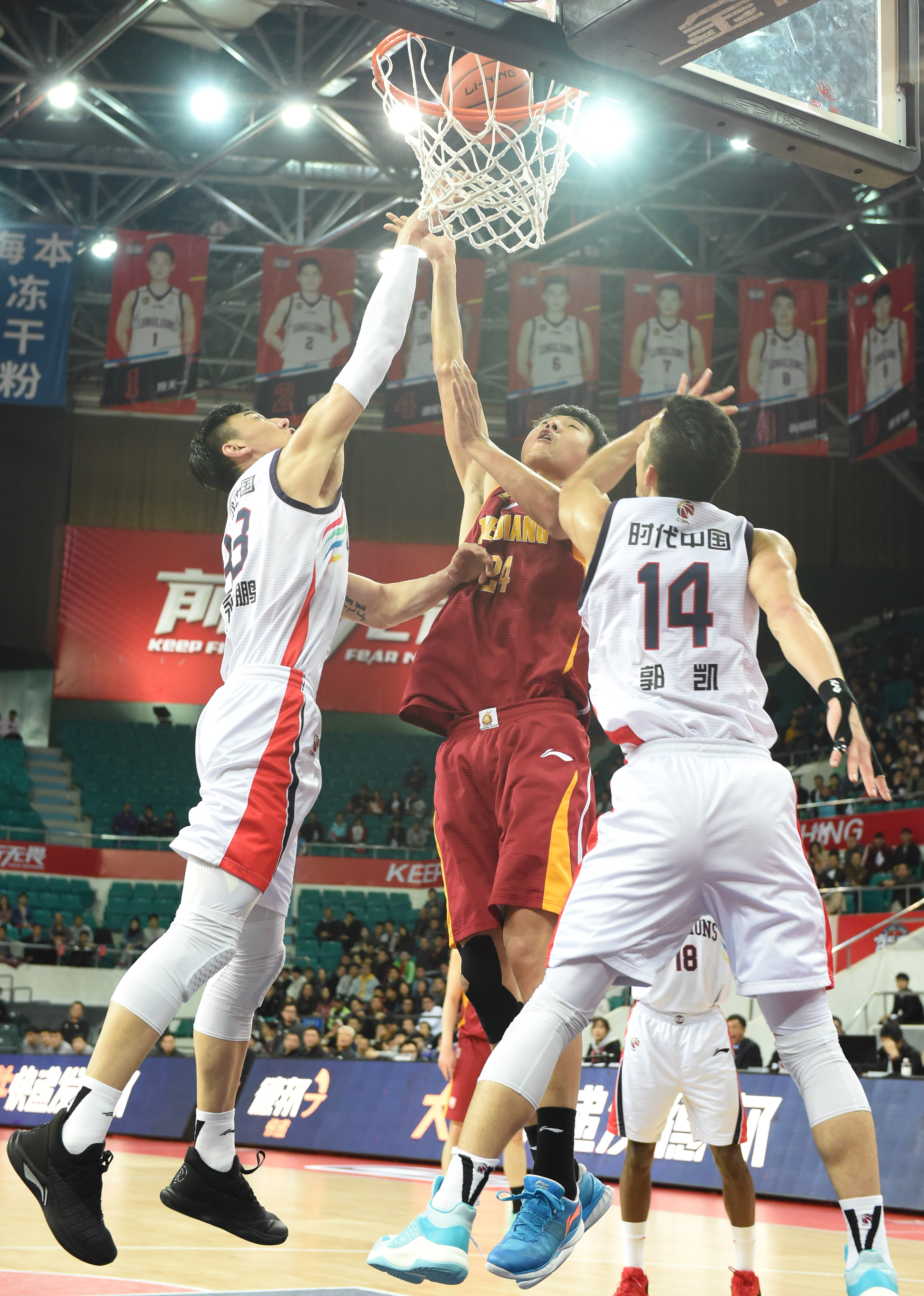 抢回球权 抢回球权